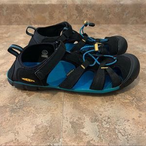 Keen Womens Black & Blue Waterproof Hiking Sandal Shoes Size 7
